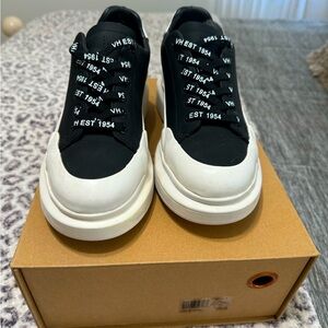 Vintage Havana Angela Sneakers 6.5